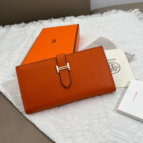 エルメス財布コピー正面デザイン